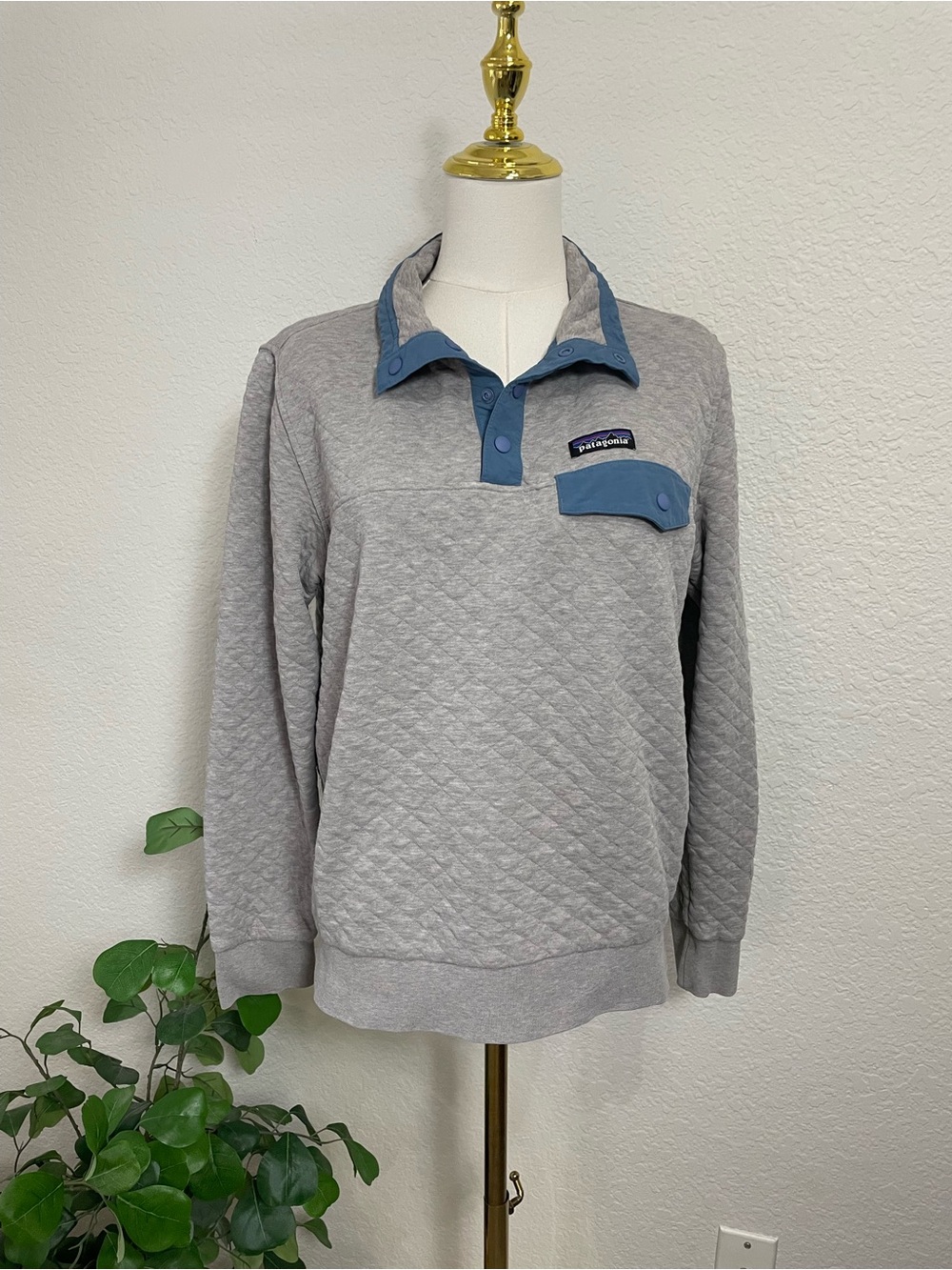 Patagonia Women’s Small Organic Cotton Quilted Snap Pullover Gray Blue